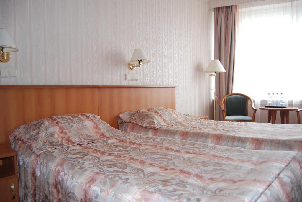 Azimut Hotel Smolenskaya Moskow Ruang foto